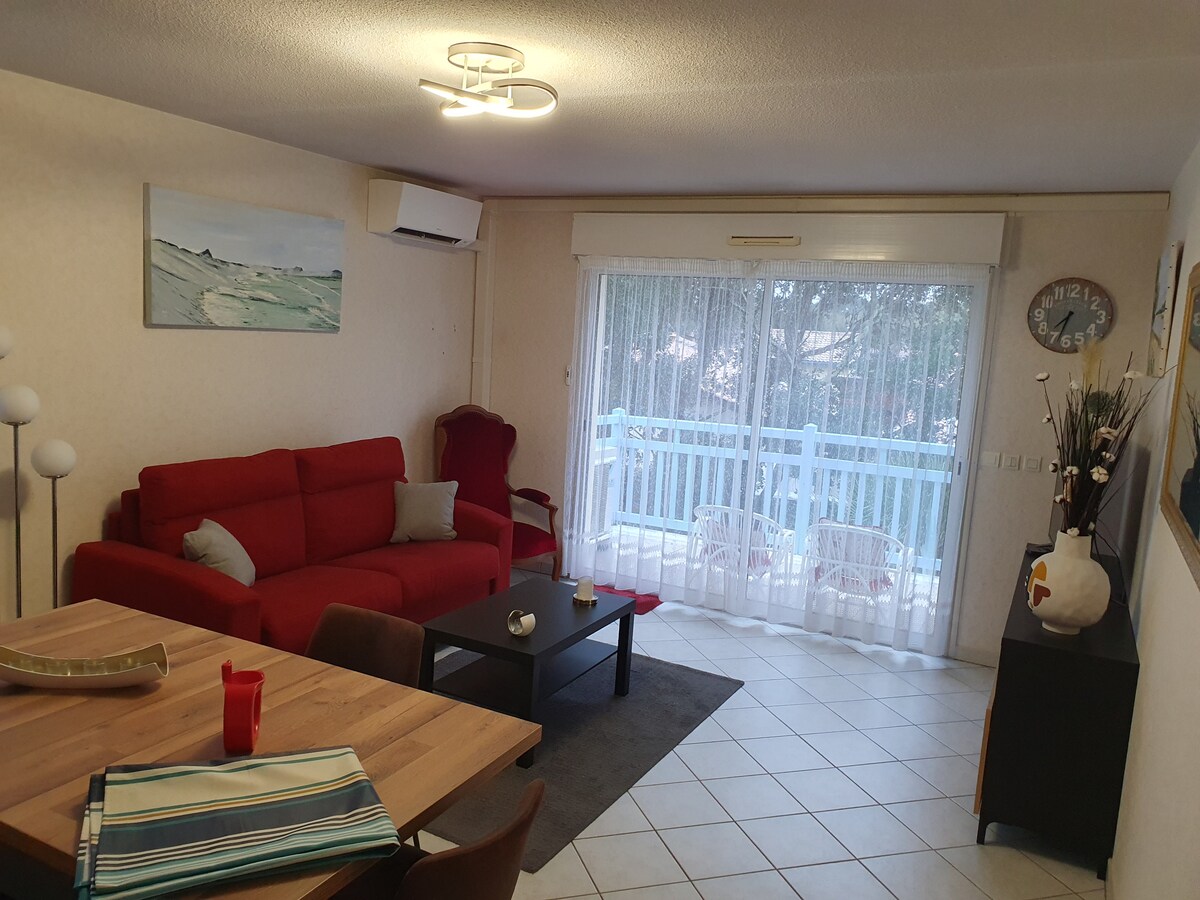 Propriété Airbnb réussie: 3-bedroom apartment rental 70 m² air-conditioned and parking à Capbreton