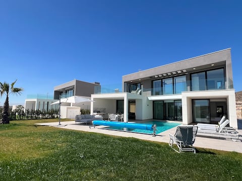 Exclusive and unique Luxury Villa Aqua 5* AltaonaGolf