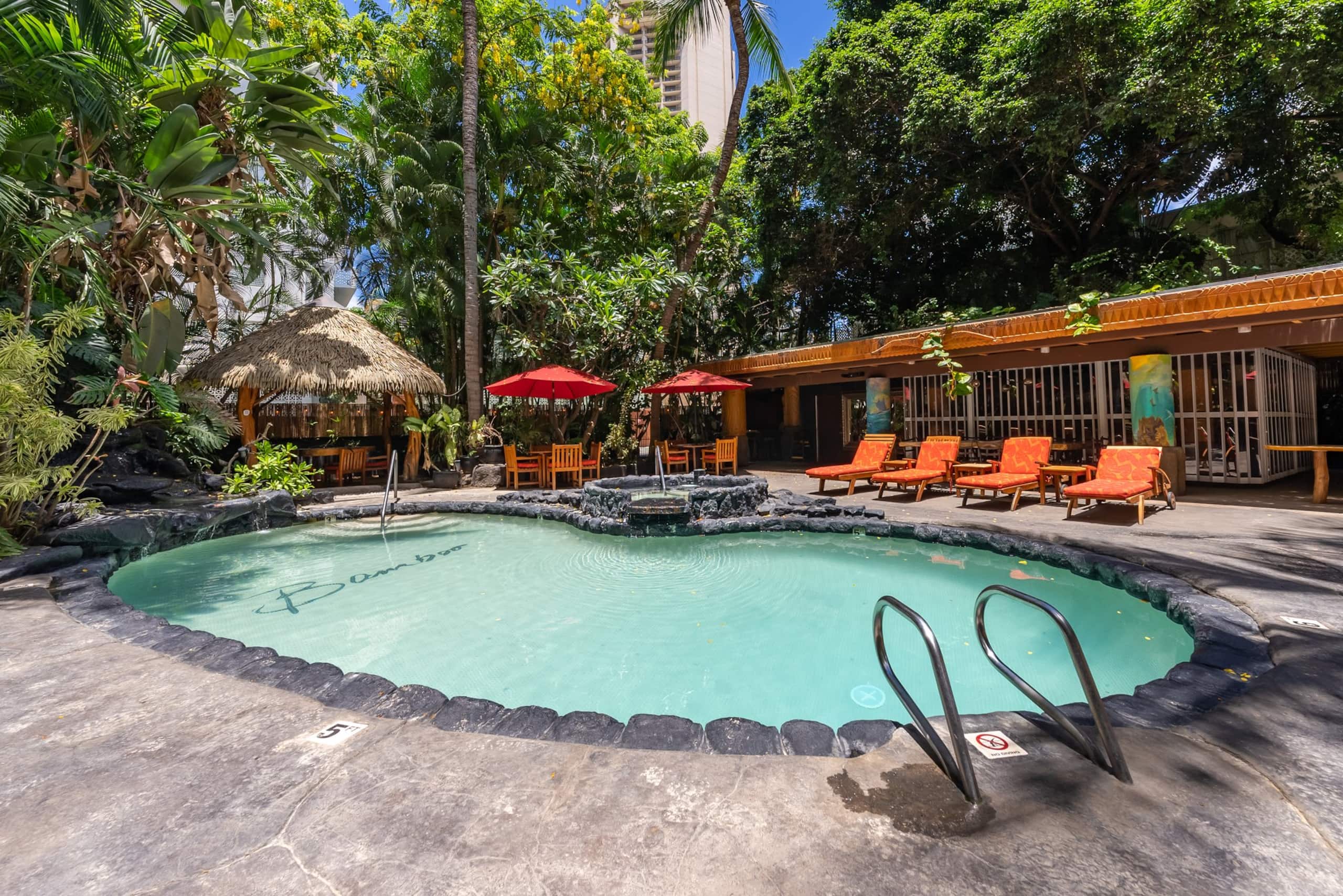 3-Minute Walk to Beach, Free Parking/Pool/Wi-Fi - Image 40