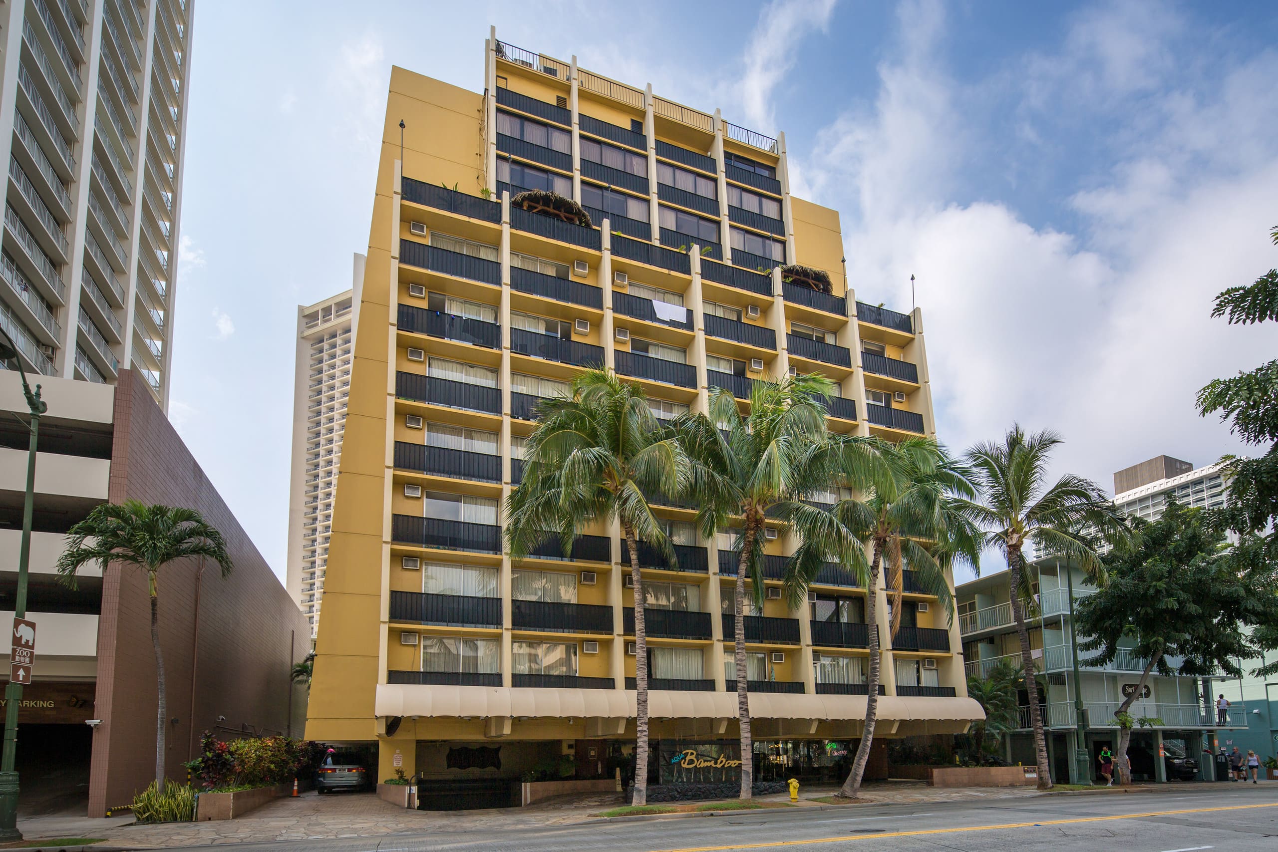 3-Minute Walk to Beach, Free Parking/Pool/Wi-Fi - Image 39