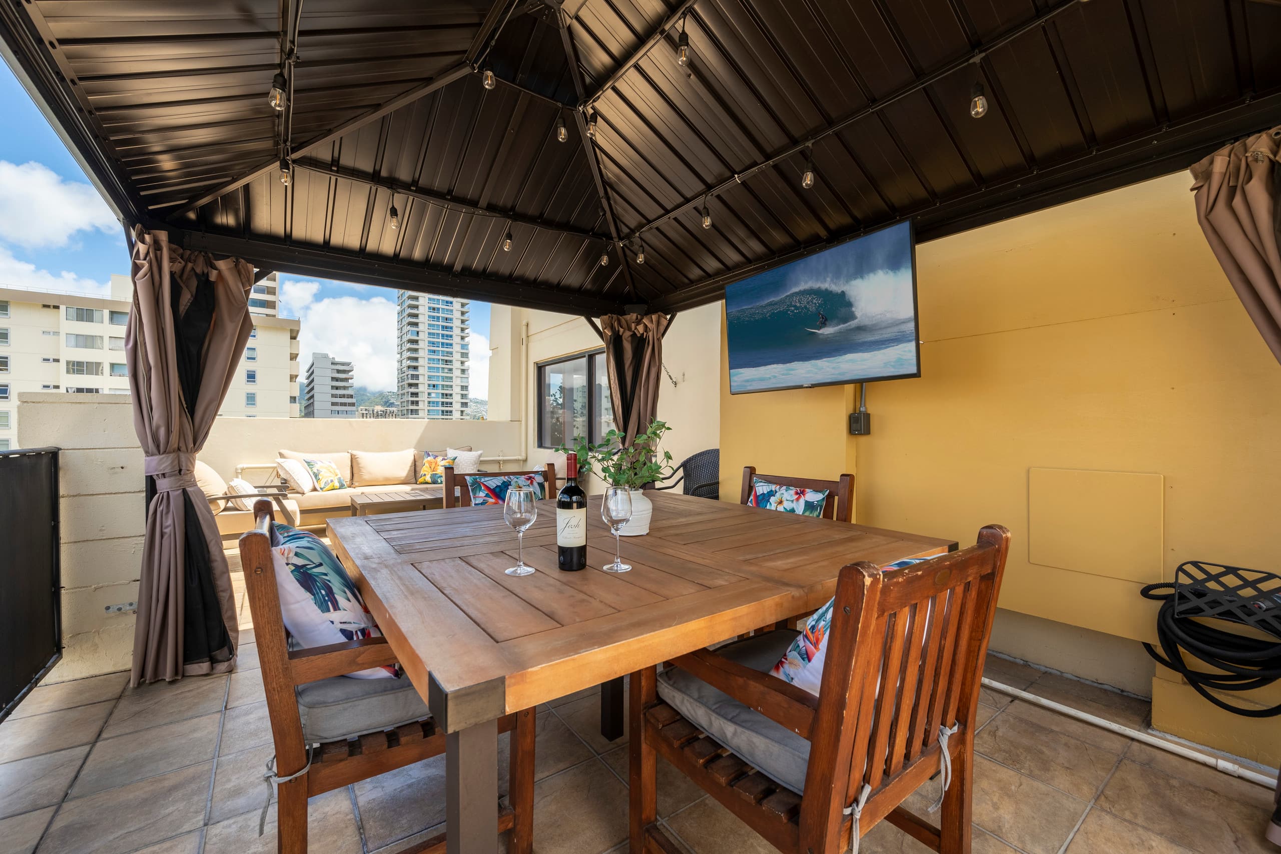 3-Minute Walk to Beach, Free Parking/Pool/Wi-Fi - Image 21