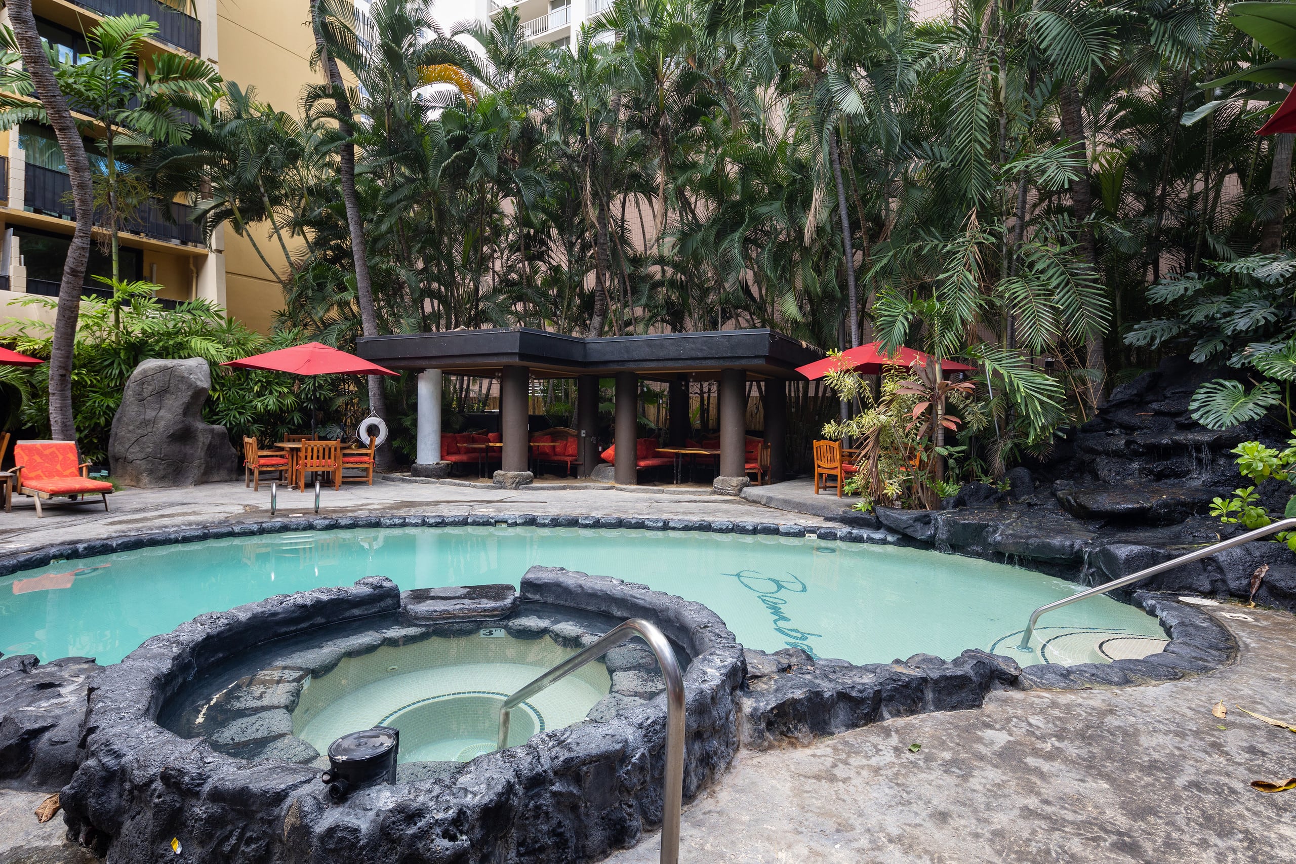 3-Minute Walk to Beach, Free Parking/Pool/Wi-Fi - Image 41