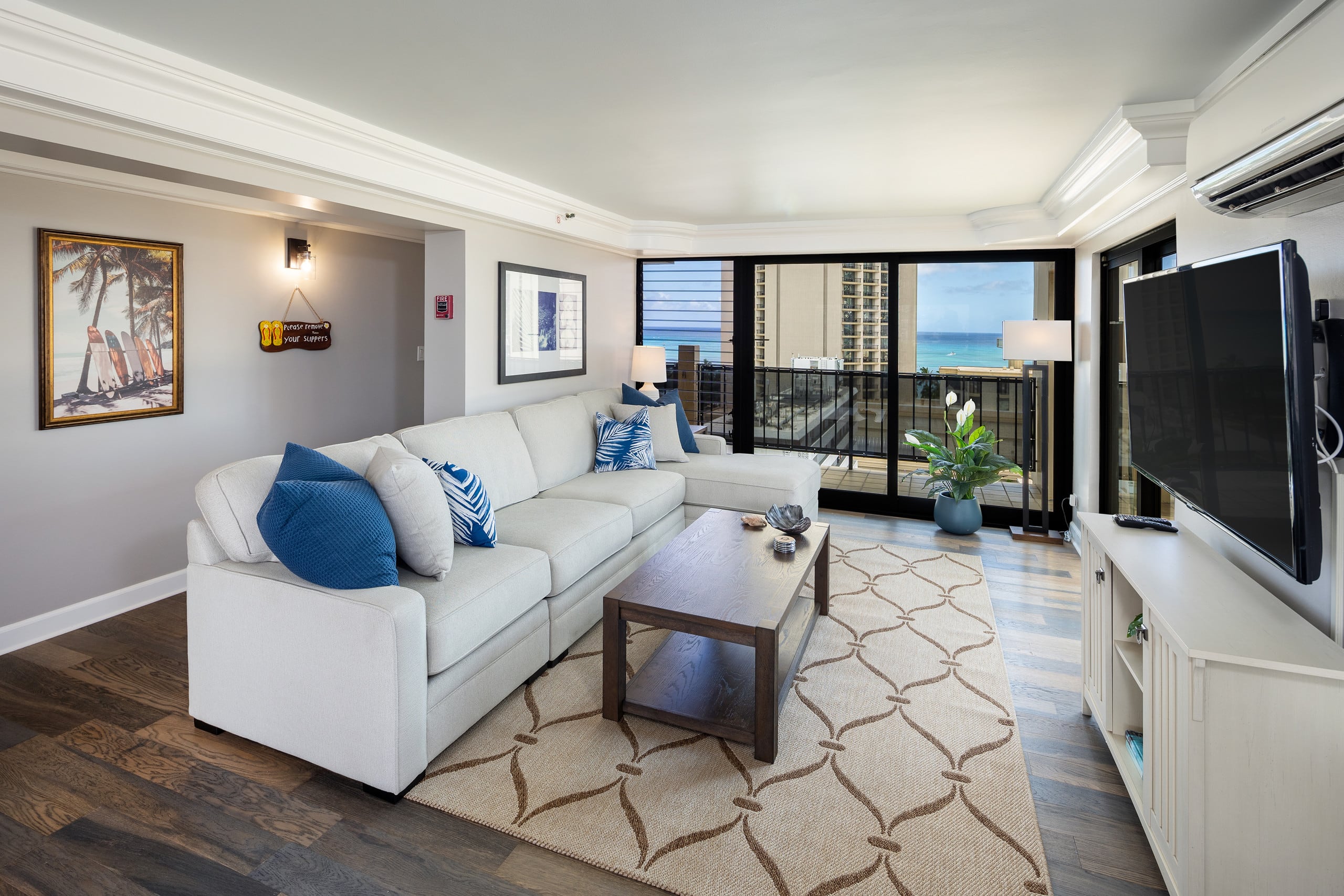 3-Minute Walk to Beach, Free Parking/Pool/Wi-Fi - Image 4