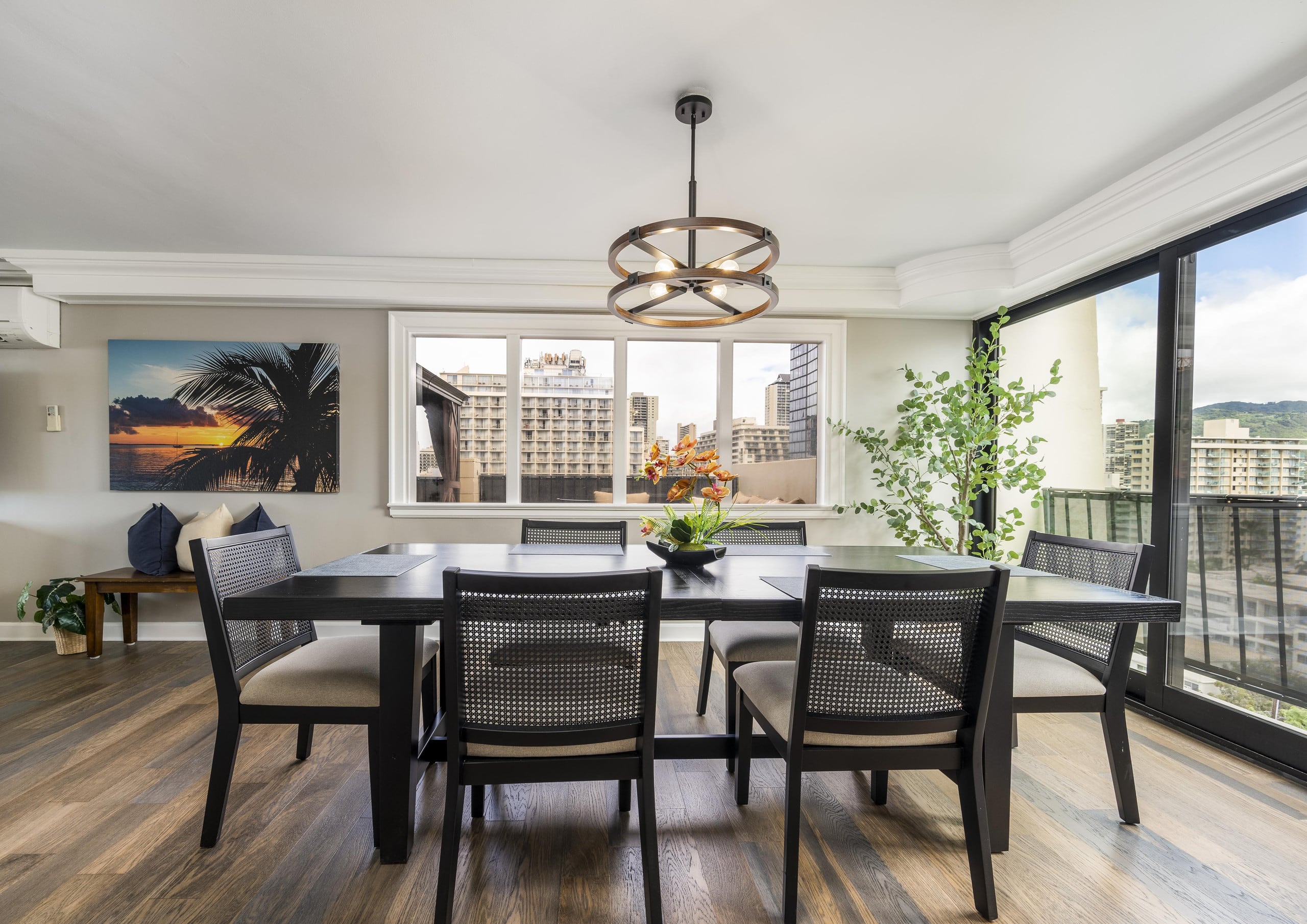 3-Minute Walk to Beach, Free Parking/Pool/Wi-Fi - Image 10