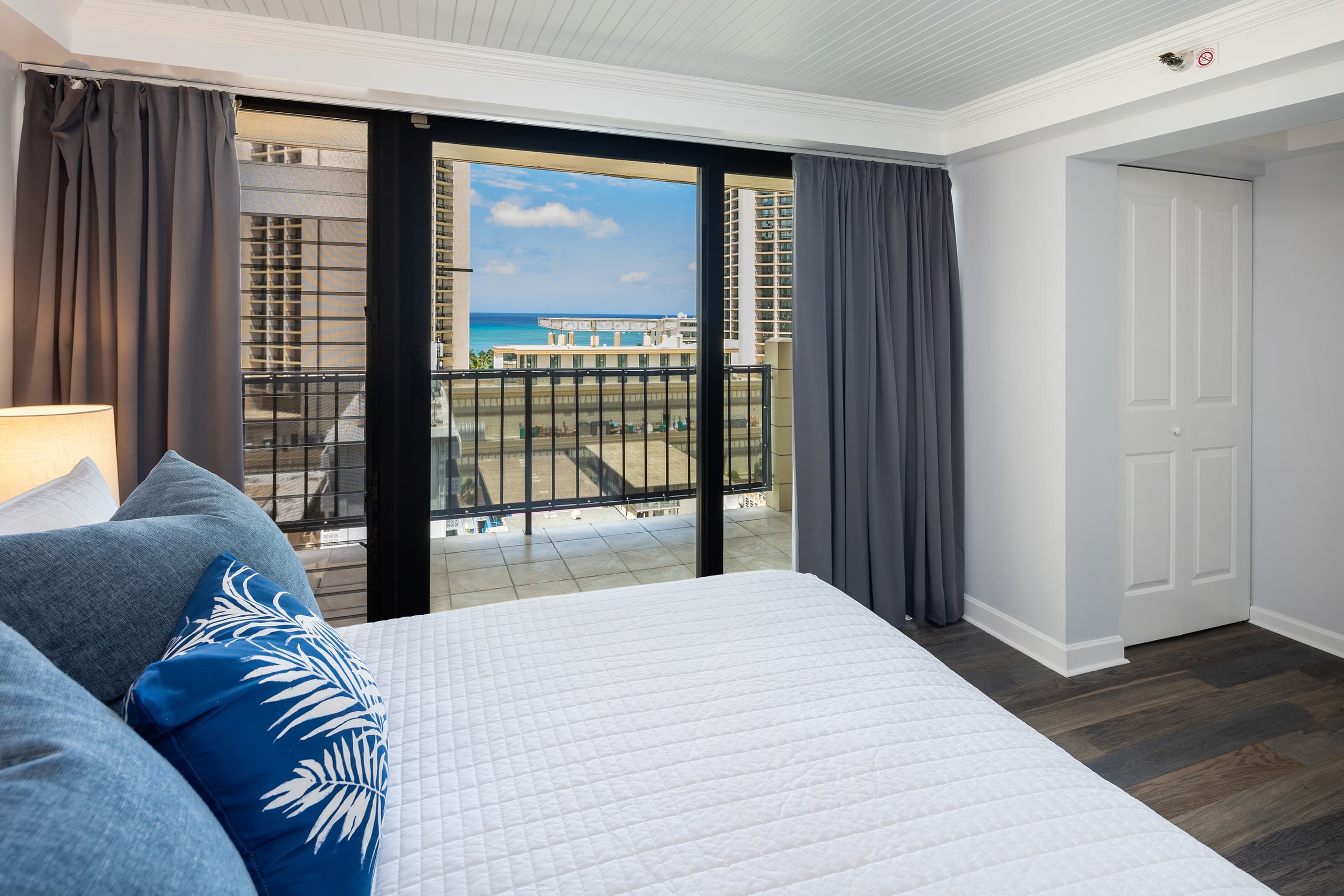 3-Minute Walk to Beach, Free Parking/Pool/Wi-Fi - Image 16