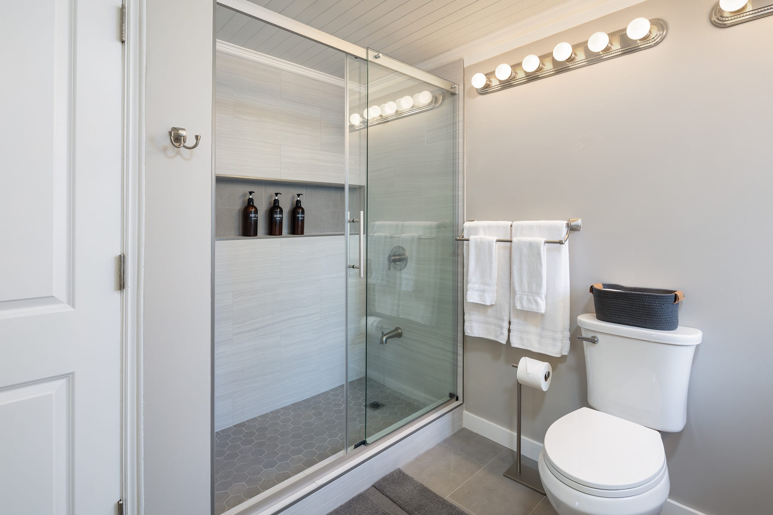3-Minute Walk to Beach, Free Parking/Pool/Wi-Fi - Image 19
