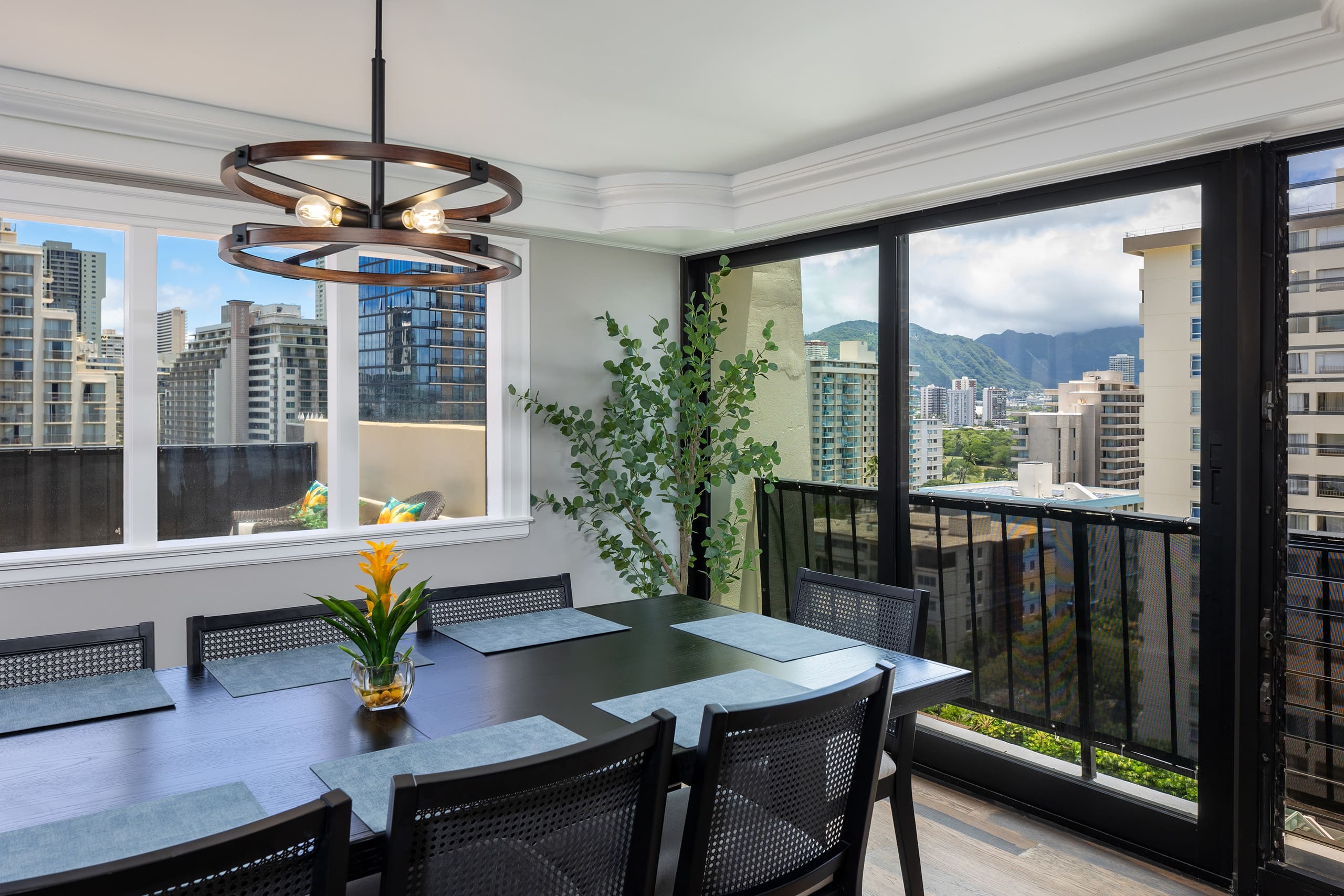 3-Minute Walk to Beach, Free Parking/Pool/Wi-Fi - Image 12