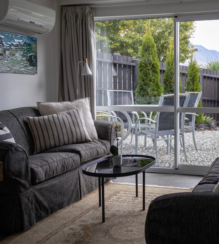 Cypress Cottage|charming|boutique|private|central - Queenstown