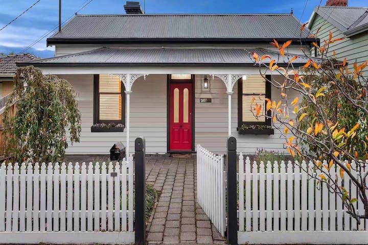 Arcadia – Victorian House in Middle Brighton