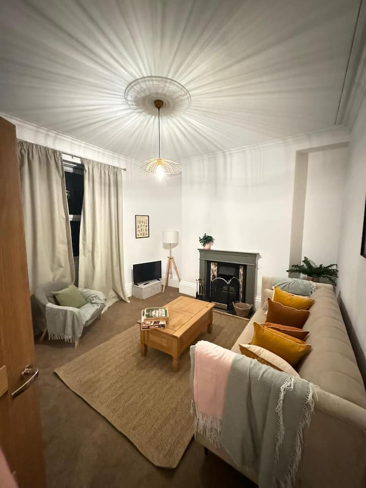 New - Stunning Views- Cotham Apartment - Bristol