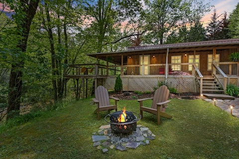 Barrel Sauna • Cozy Creekside Cabin • Fire Pit