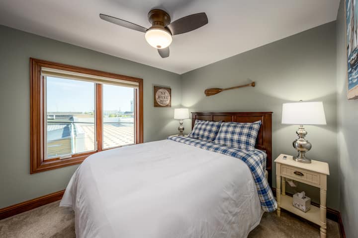 Steel Bridge Loft - Sturgeon Bay, WI
