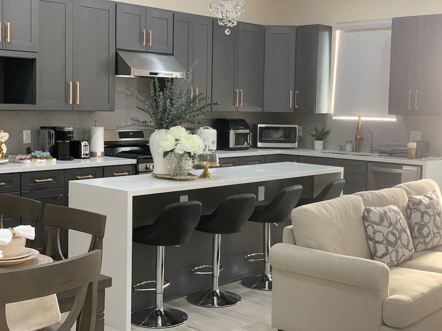 Newly Built Cozy House near Beach & Disney