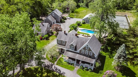 XL Estate: 2 Homes-Pool-Tennis-Game Barn - 20 ppl