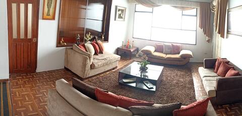 5Habitaciones  10Camas 3Sofas Capacity 15pers