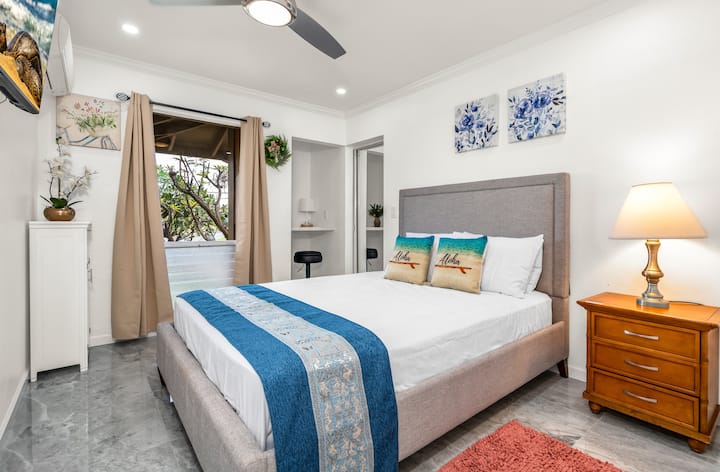 Spavaća soba 2 s bračnim krevetom, klima-uređajem i pametnim televizorom pruža udoban i udoban prostor za spavanje prikladan za pojedince ili parove. 