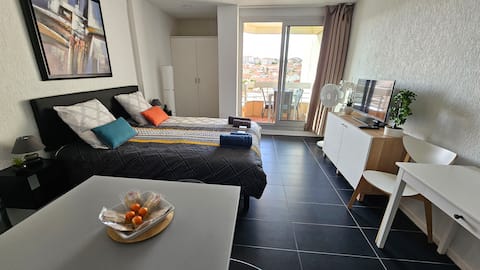 Top Airbnb: "The Central" studio with terrace à Biarritz