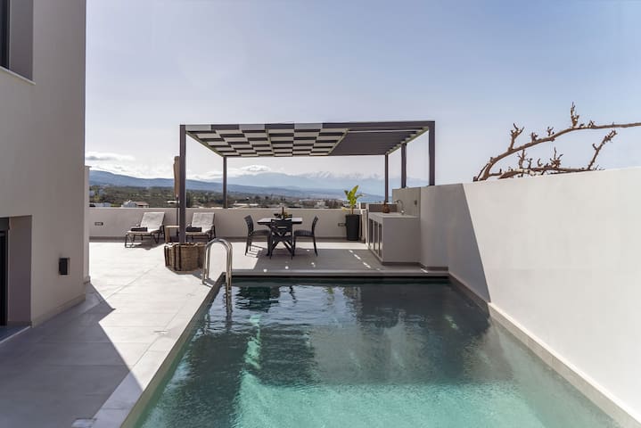 Villa Aelia – With Private Pool and Sauna