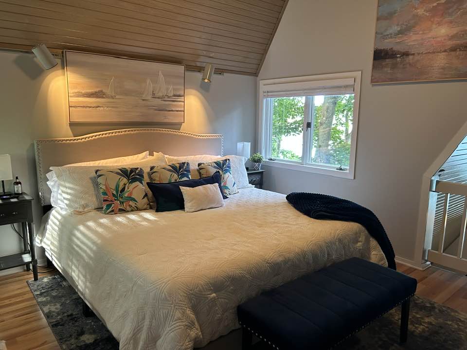 AFRAME卧室加大双人床阁楼区域 