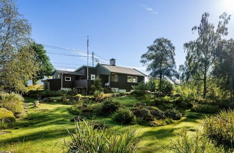 Rural idyll by the sea. With boat,dock, fishing & play
