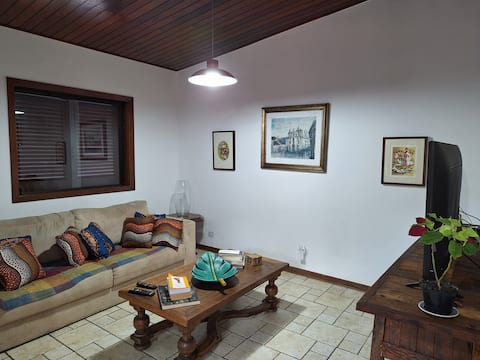 Top performing Airbnb: House in the mountains with fireplace, swimming pool and barbecue area in Mairiporã