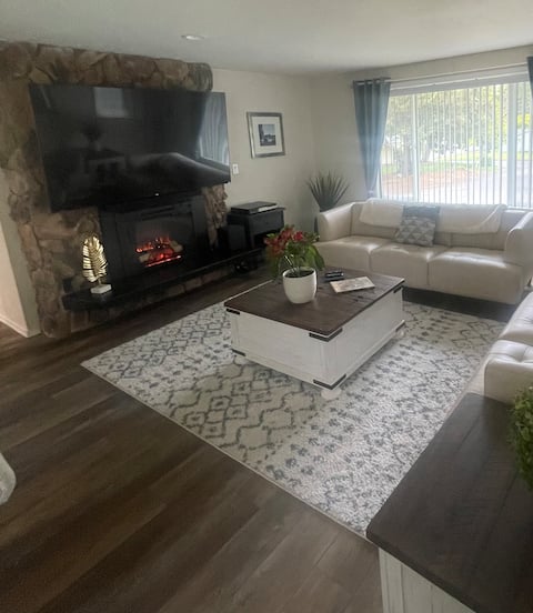 Family/Couples Retreat-Indoor Spa/Game Room
