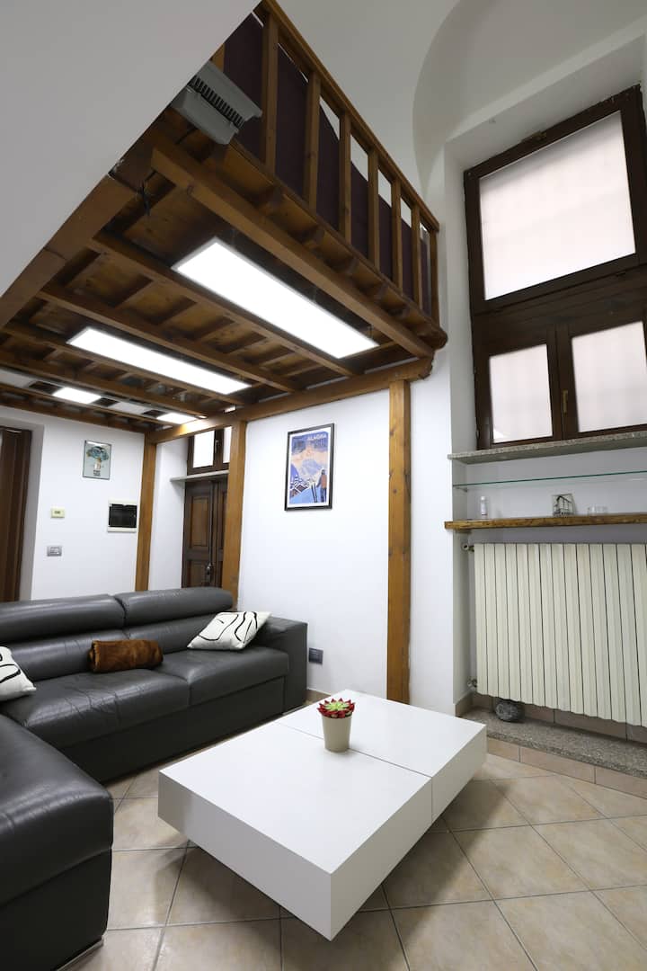 Loft in Piazza Cavour, Vercelli- 
with private entrance