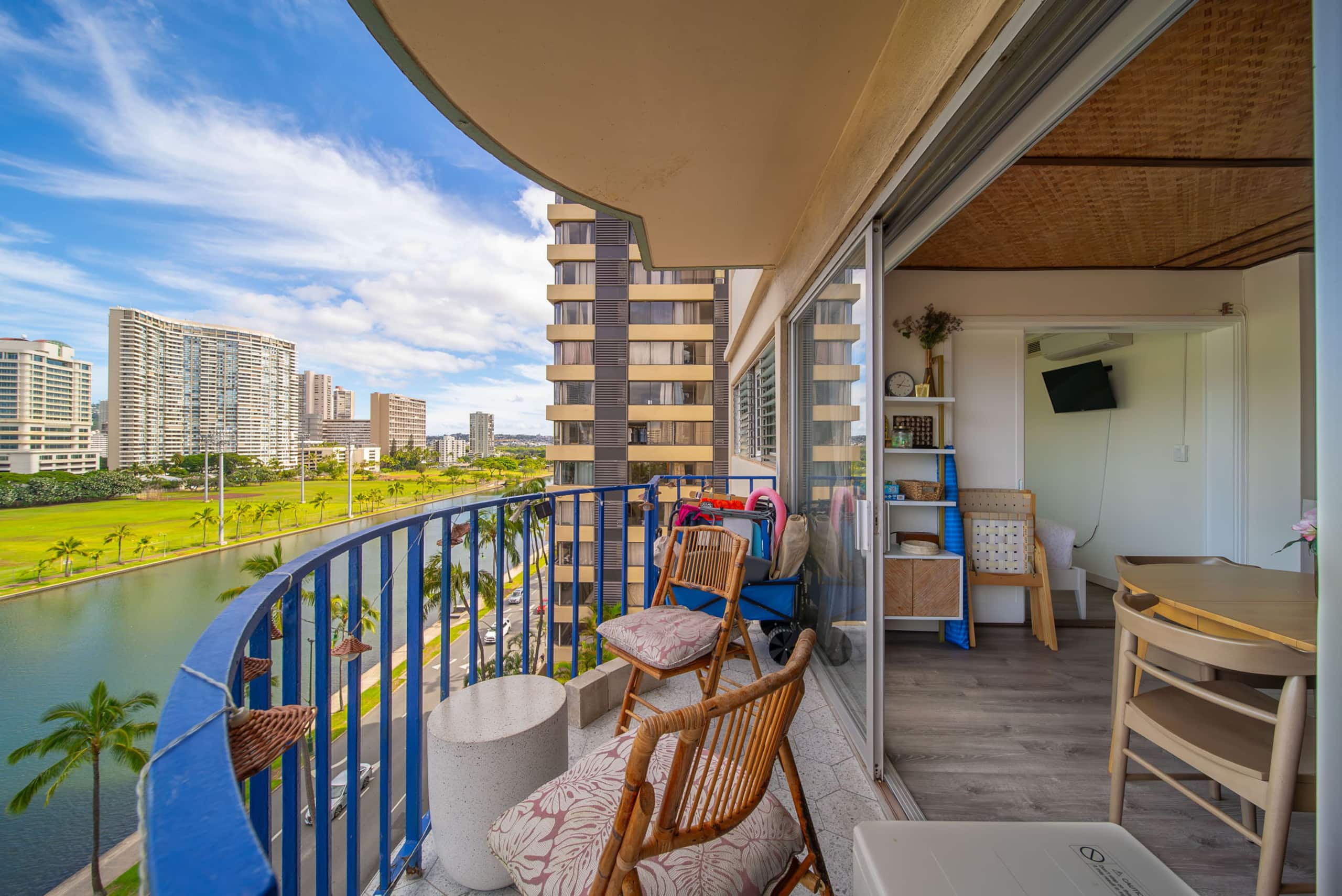 Aloha  Breeze Cozy  2brd Waikiki Parking View - Image 31