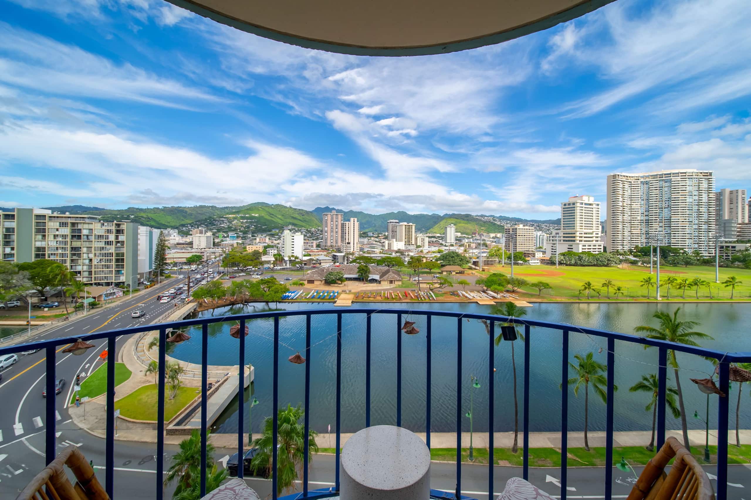 Aloha  Breeze Cozy  2brd Waikiki Parking View - Image 34