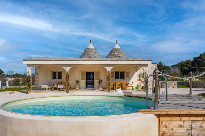 Trullo in central Valle d’Itria with private pool