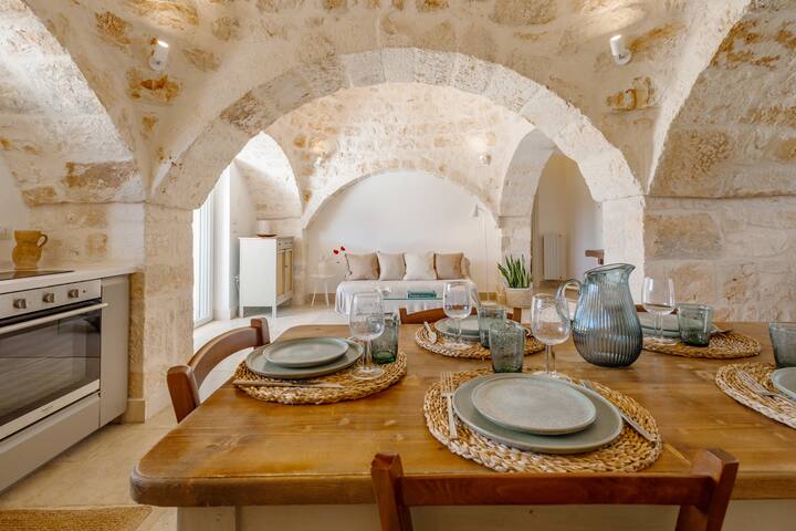 Trullo in central Valle d’Itria with private pool gallery image 3