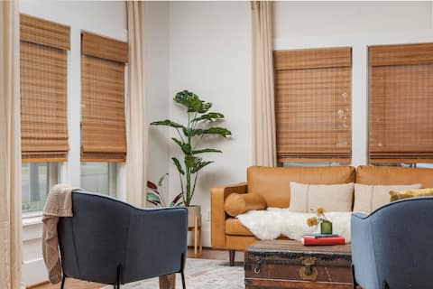 Top Airbnb: Old Town | Hot Tub | Fire Pit | Cinema | Near DFW in Irving