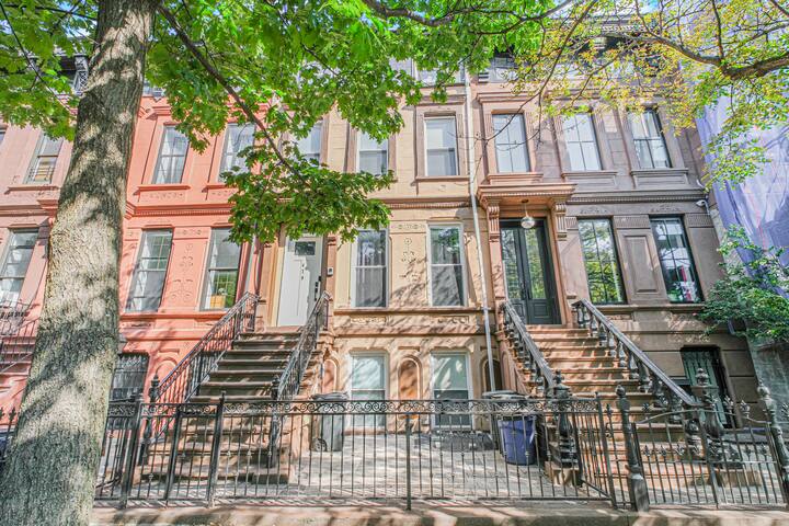 Luxury 3BE/3BA Duplex in Brooklyn/Few min to NYC gallery image 2