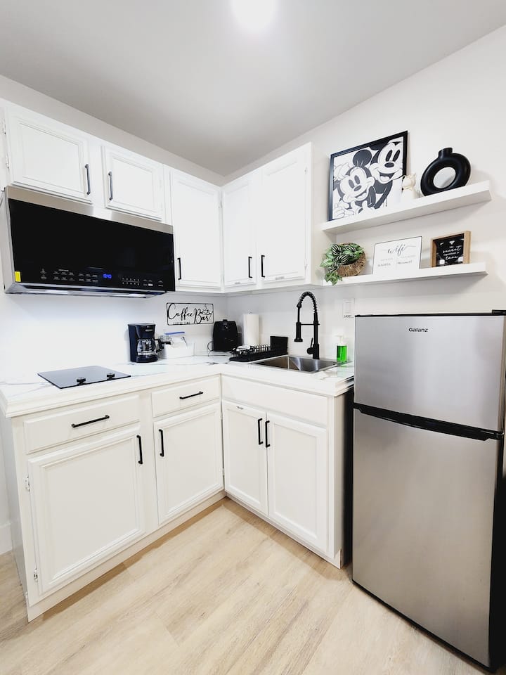 Private Suite With Independent Entrance - 基西米