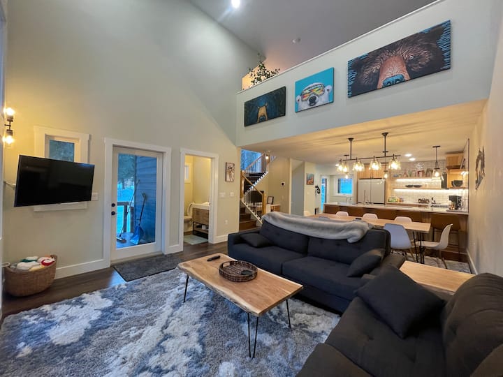 Girdwood Getaway - Anchorage, AK