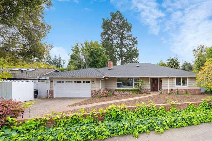 Cozy Modern house in Palo Alto