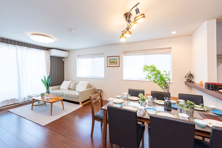 新宿エリアの閑静な住宅街にある広々とした100㎡の貸切宿！4Bed Room！新宿7分 gallery image 2