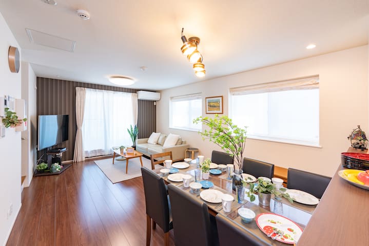 新宿エリアの閑静な住宅街にある広々とした100㎡の貸切宿！4Bed Room！新宿7分 gallery image 3