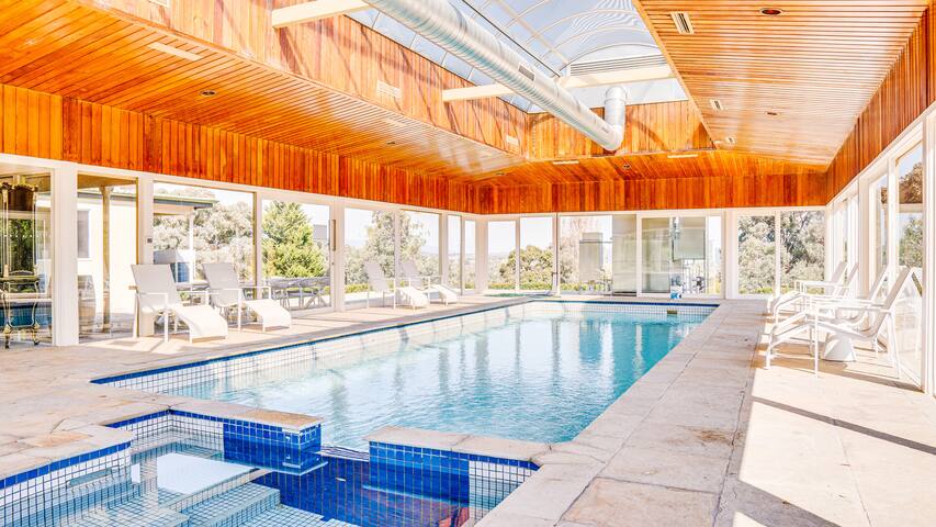 Heritage Villa: Poolside Luxury & Native Wildlife gallery image 3