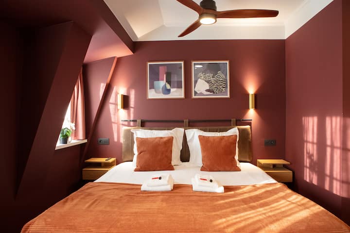 Roomy Suite Near Little Church | By Romy&travis - Bruges