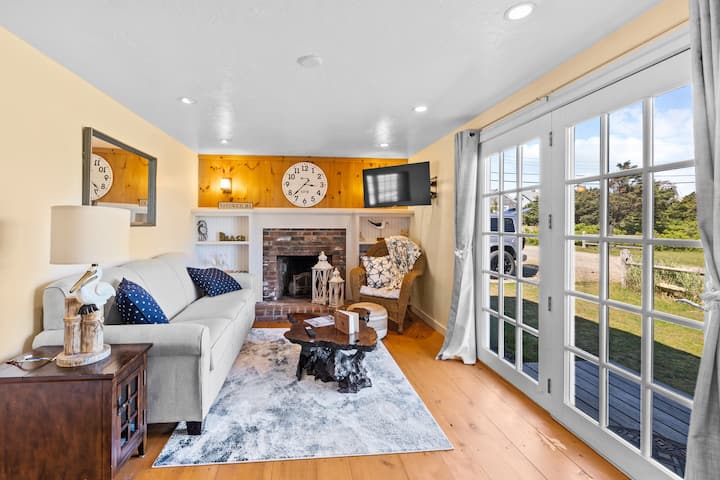 Seaside Cottage: Steps To Private Beach Access - Sandwich, MA