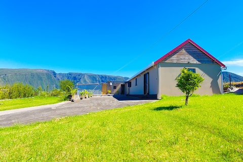 Large Villa, Mountain View, Very Large Garden