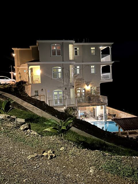 La casa en las brisas with a pool- sleeps 8