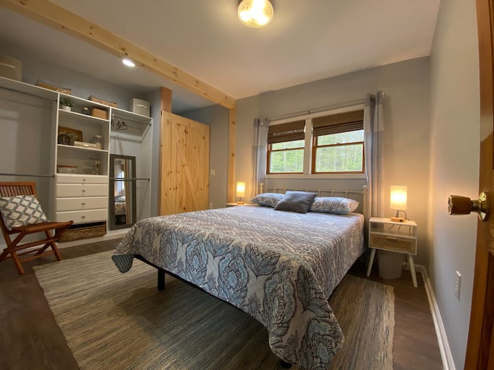 Newly redesigned queen bed room with full bath