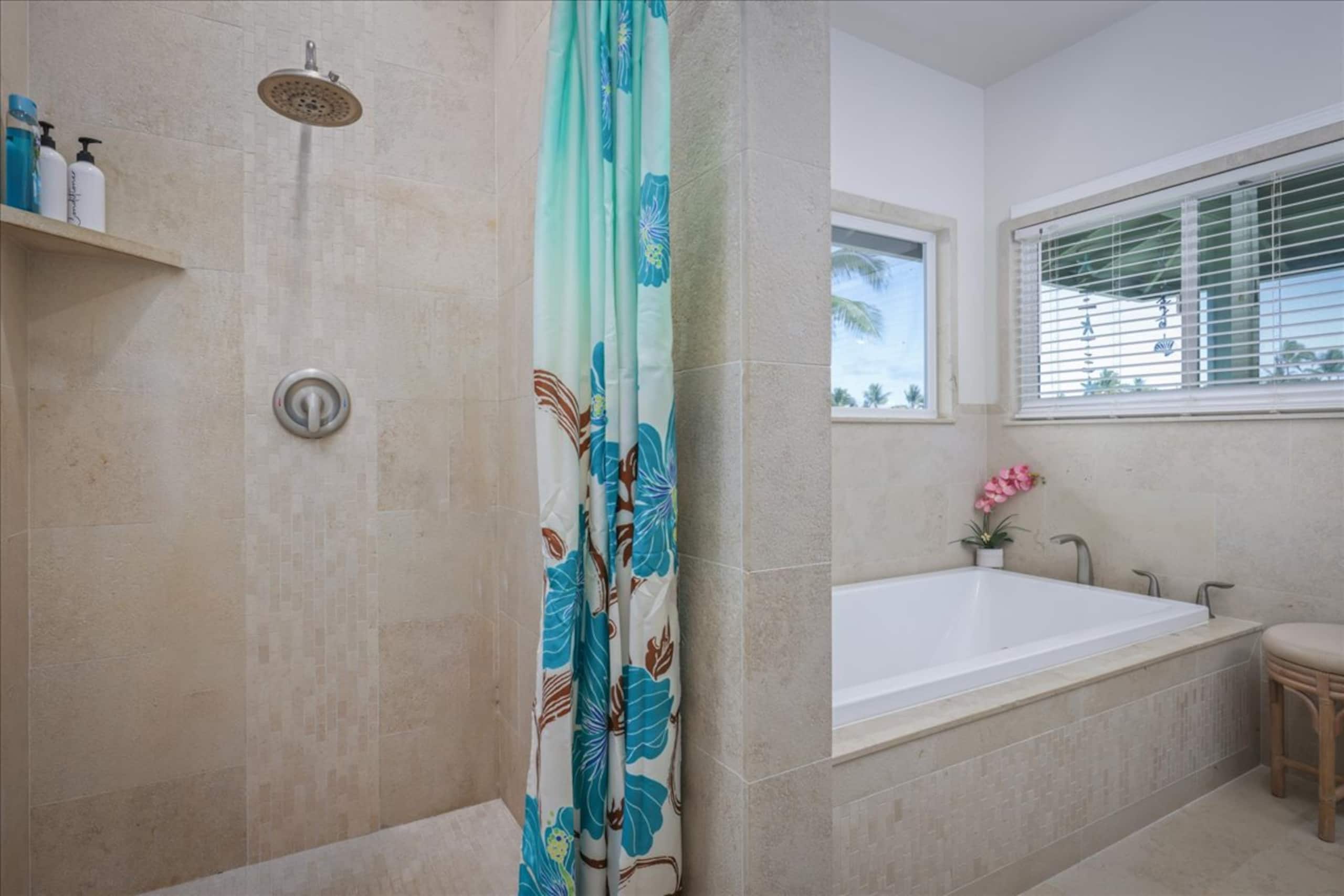 Home in Kailua-Kona · ★5.0 · 6 bedrooms · 10 beds · 4 baths - Image 40
