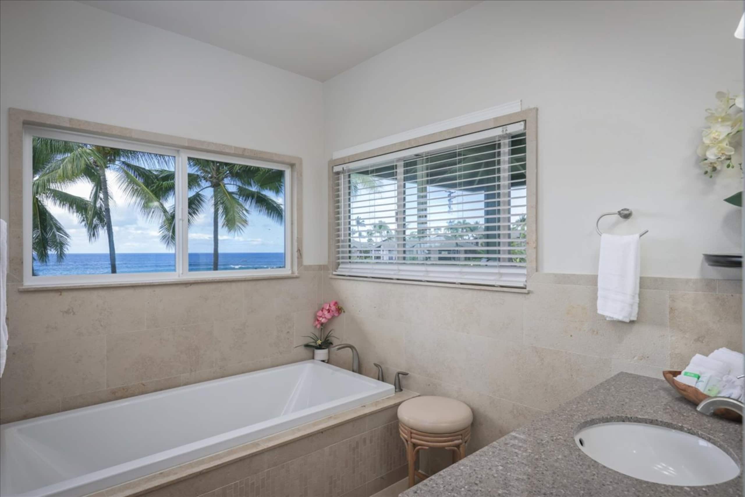 Home in Kailua-Kona · ★5.0 · 6 bedrooms · 10 beds · 4 baths - Image 27