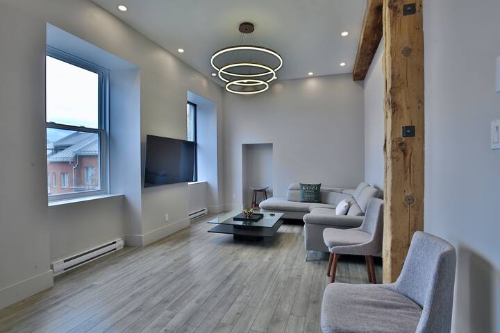 Delightful condo in OldMontréal, parking included gallery image 5