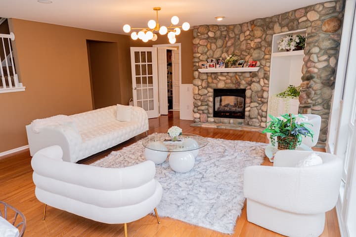 Basement In Home With Pool,  Bar And Two Hot Tubs - Hudson, WI