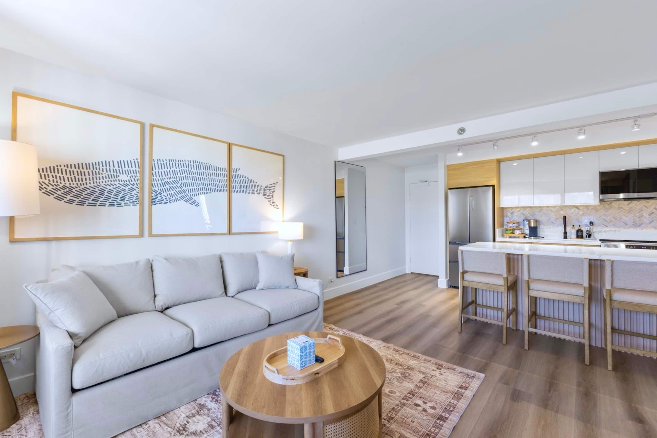 16F-Grand Diamond Head View-2BR-Waikiki w/Parking! - Image 10