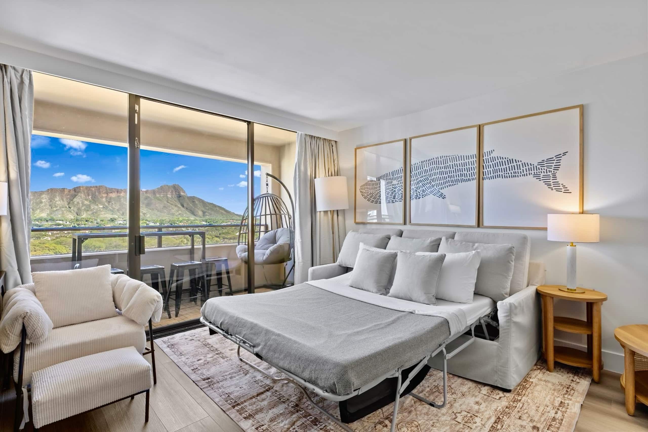 16F-Grand Diamond Head View-2BR-Waikiki w/Parking! - Image 11
